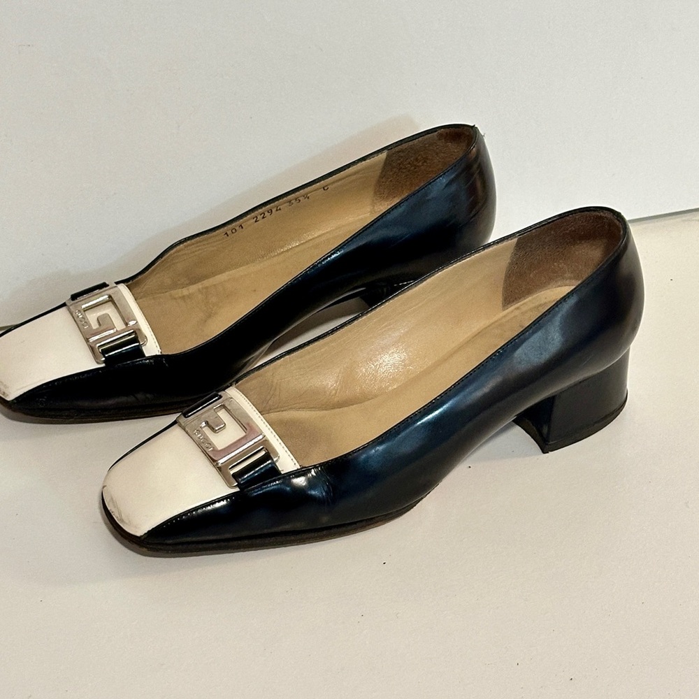 Gucci Black and Cream Heels with Silver Accent